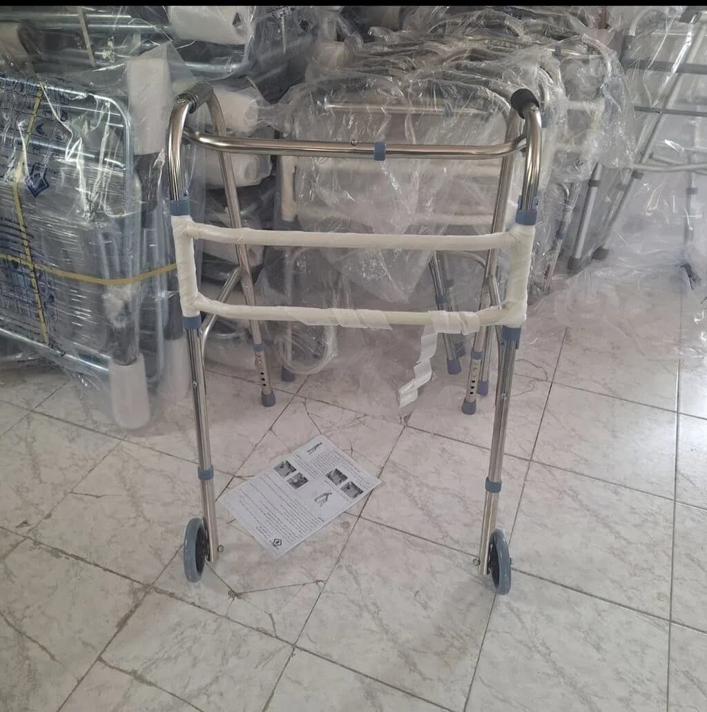 Təkərli Hərəkətli Xəstə Yürütücüsü (Walker)