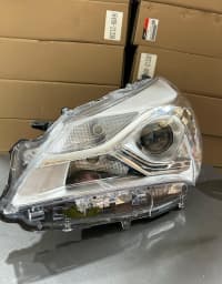 Ön fara Toyota Vits — şəkil 1