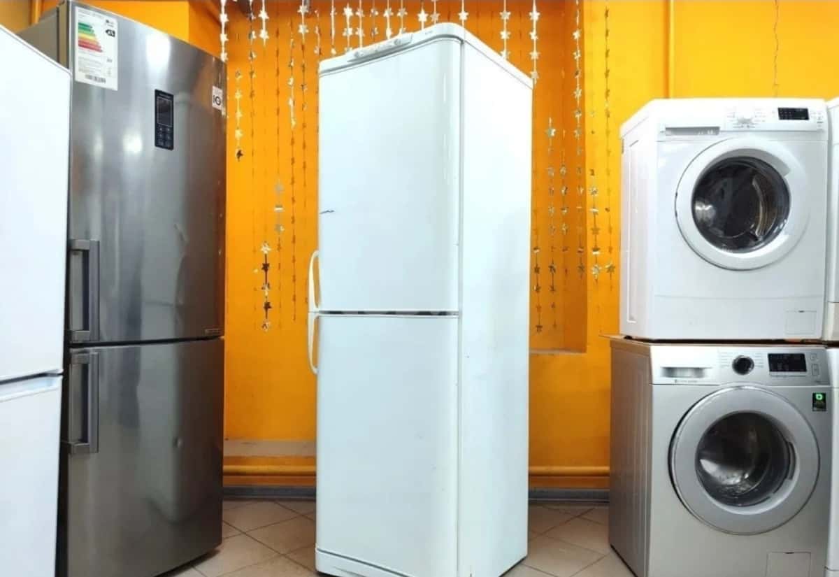 Indesit refrigerator - Tenderyard