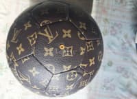 Futbol topu Louis Vuitton monogram üslublu, ölçü 5 — şəkil 7