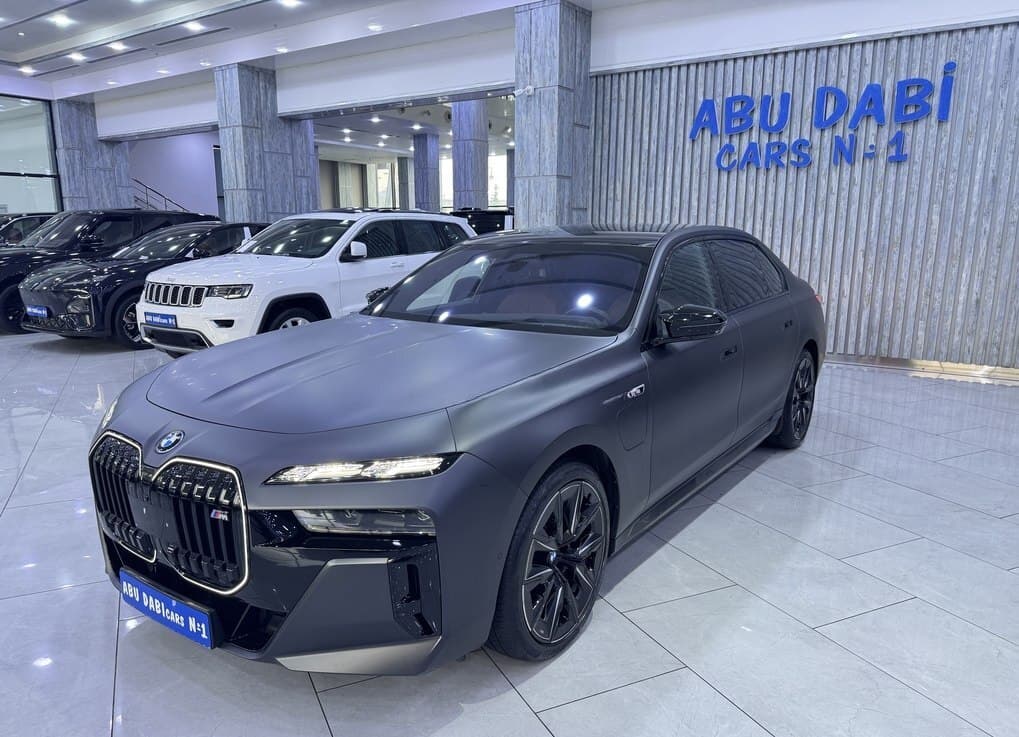 BMW M760e xDrive, 2024 il, 31400 km, 3000 L