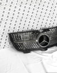 Radiator barmaqlığı Mercedes W211 — şəkil 26