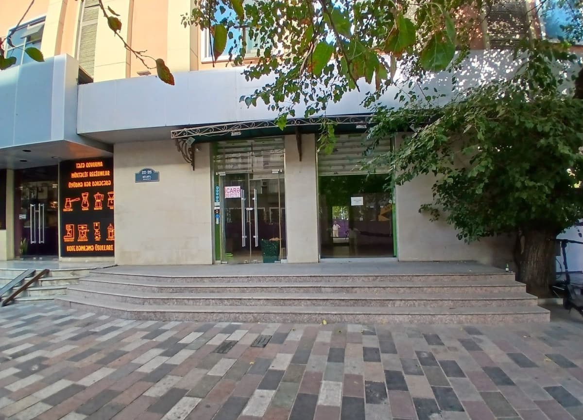 100 m² Zəif təmirli obyekt satılır