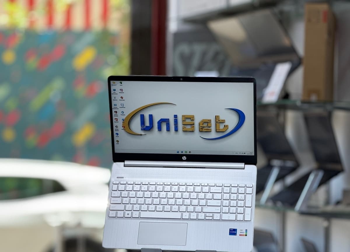 HP markalı notbuk, Gümüşü rəng