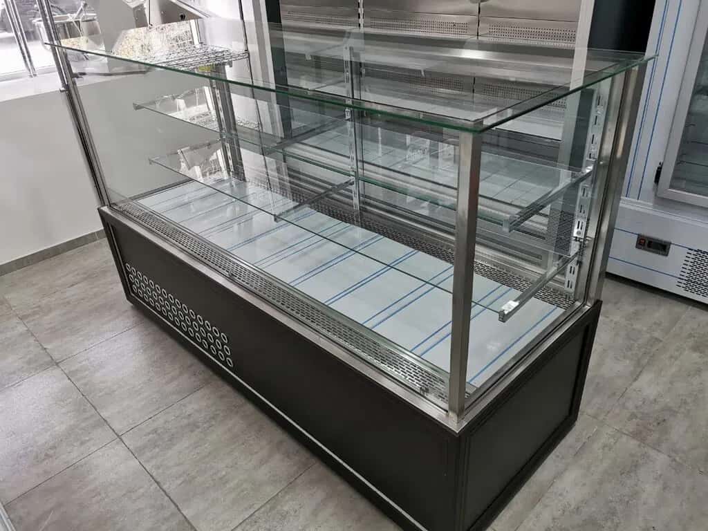 Refrigerated display case for cakes and pastries - Tenderyard