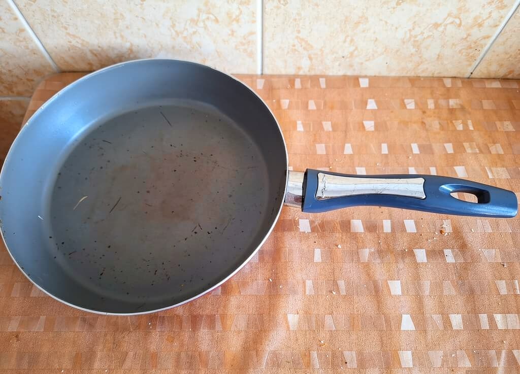 Qızartma tavası, Qırmızı rəng