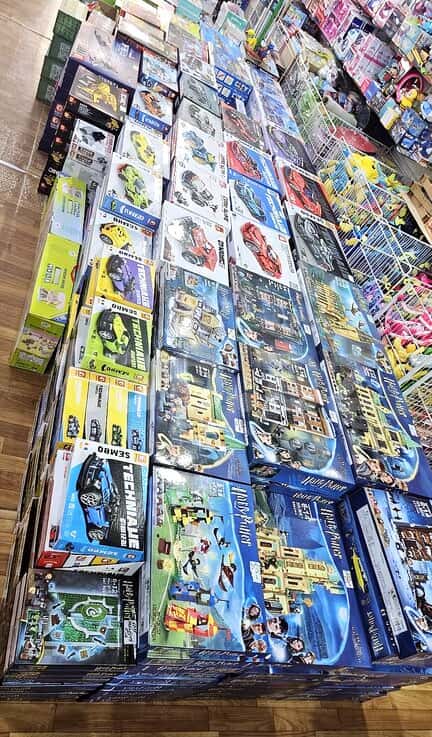 Constructor Toys in Various Models - Tenderyard