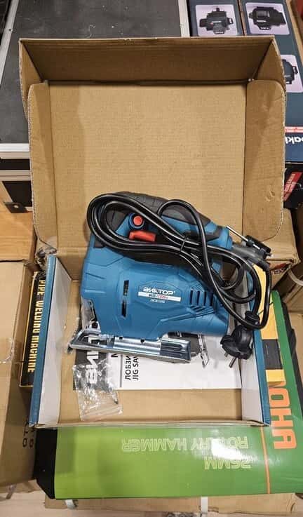 Viktor 650W Electric Jigsaw with Regulator - Tenderyard