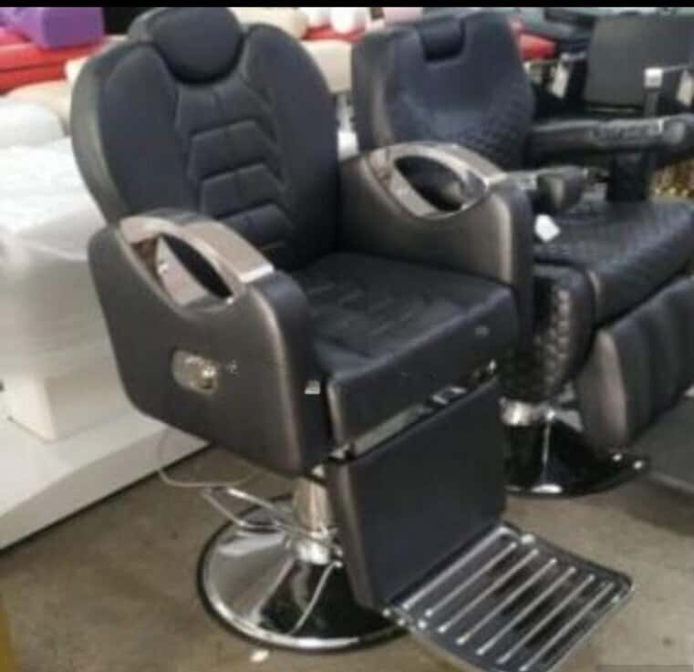 Salon and barber chair - Tenderyard