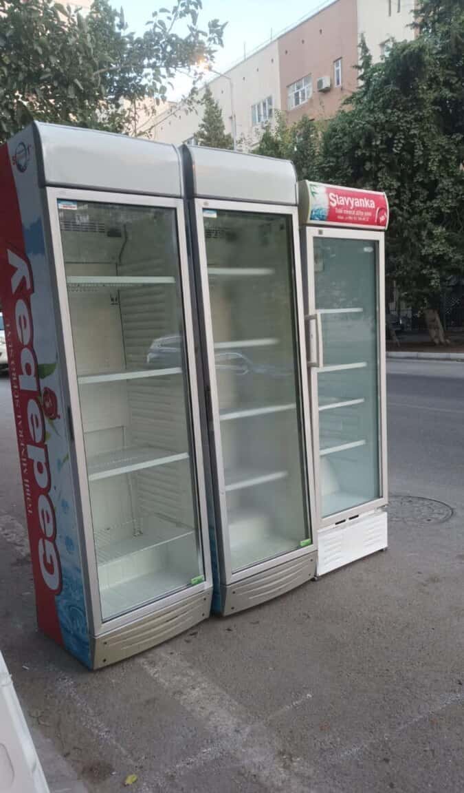 Refrigerated display case - Tenderyard
