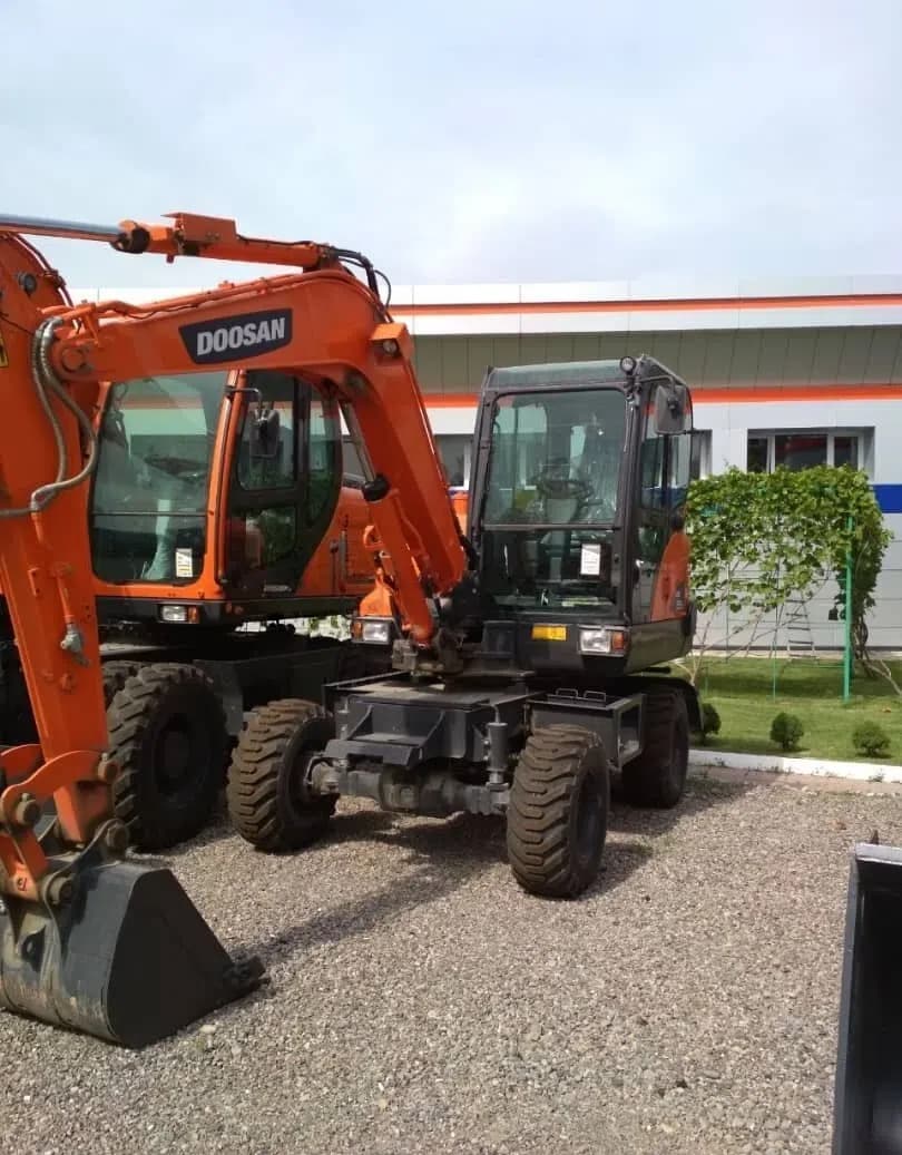 Ekskavator Doosan DX55W, 2022