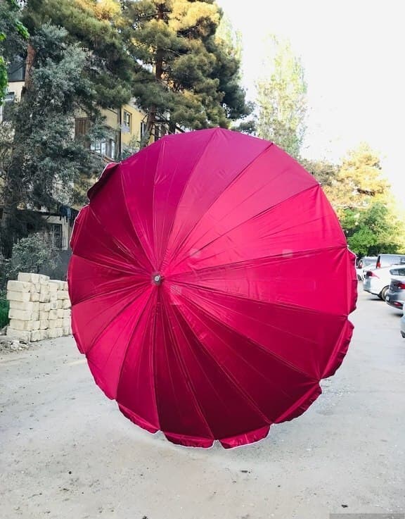 Bağ çətiri Dairəvi, Tünd qırmızı rəng