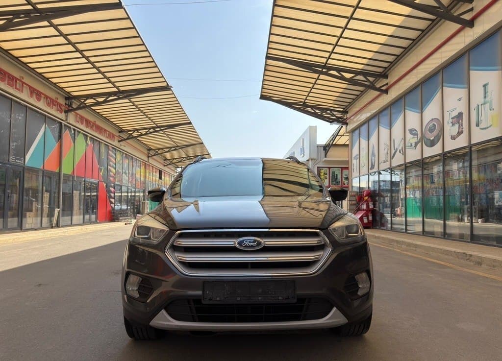 Ford Escape, 2017 il, 67000 km, 1500 L