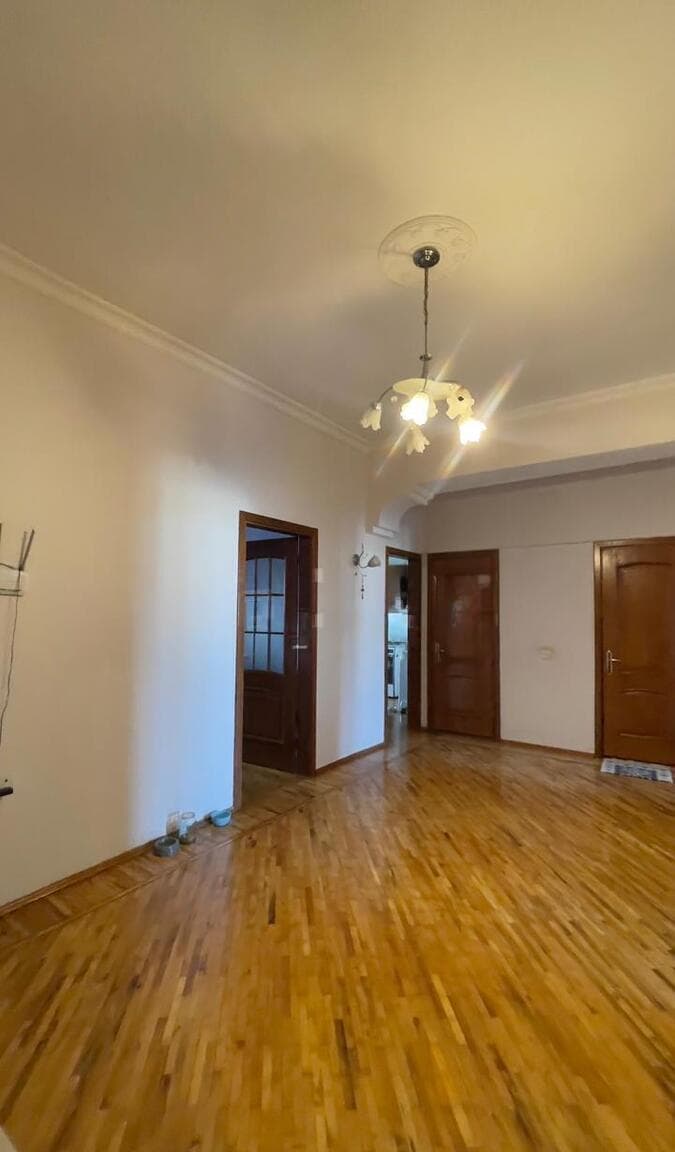 3 otaqlı mənzil 123 m² satılır