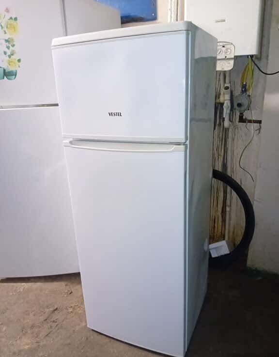 Indesit refrigerator - Tenderyard