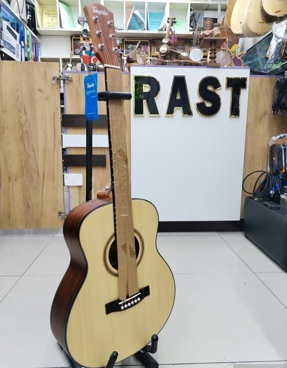 Akustik gitara , 6 simli