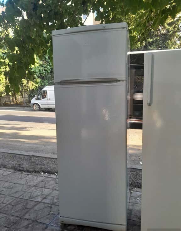 Indesit refrigerator - Tenderyard