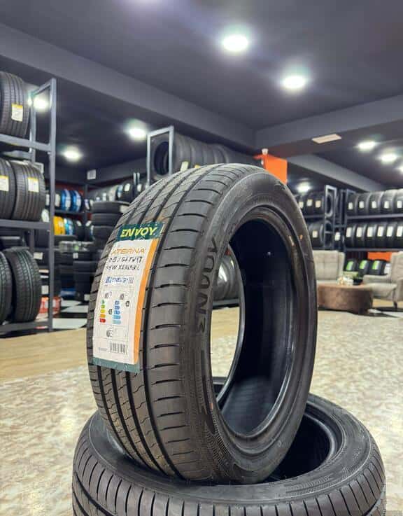 Envoy Aterna 215/55R17 98W XL Tire - Tenderyard