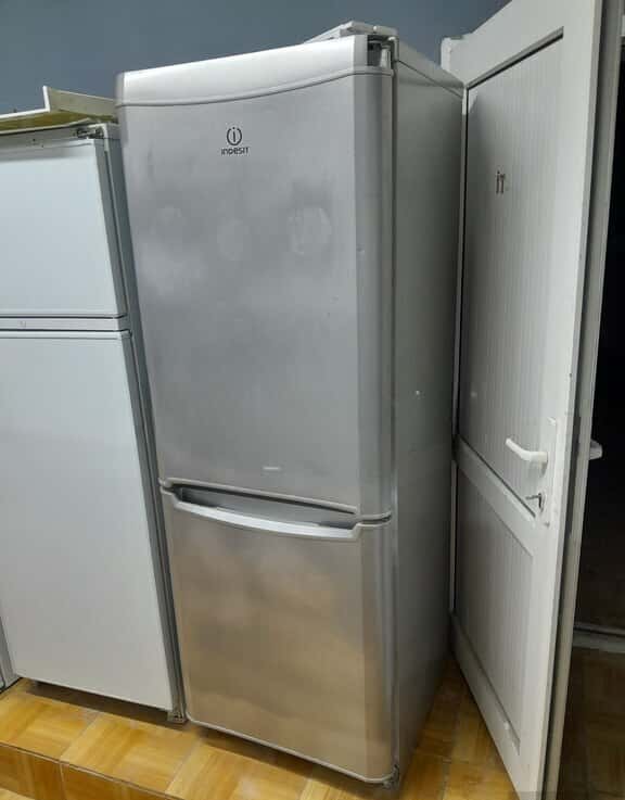 Indesit refrigerator - Tenderyard