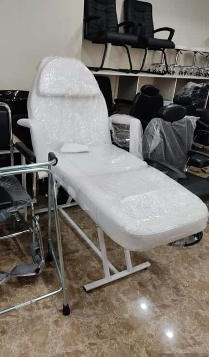 Cosmetology bed, new - Tenderyard