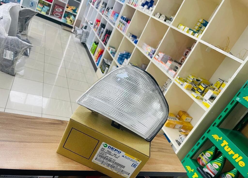 Dönmə işığı Mercedes W202