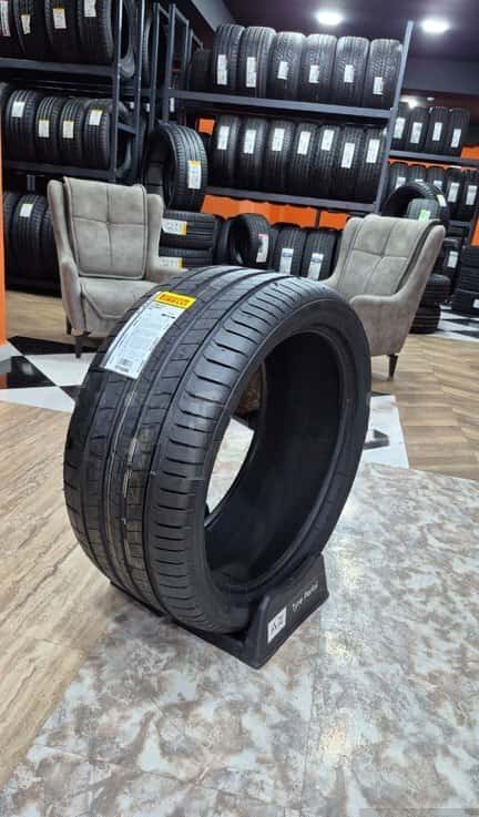 Pirelli P Zero PZ4 Sports 325/35 R23 111Y MO Tire - Tenderyard