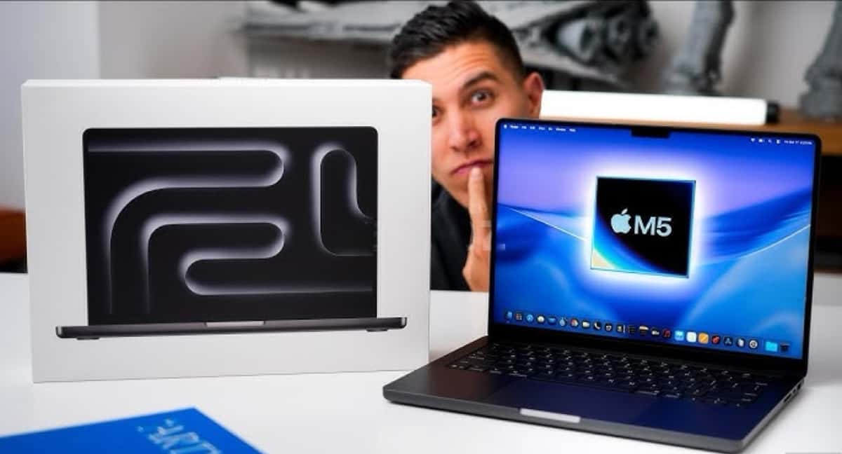 Apple brand laptop, Gray color - Tenderyard