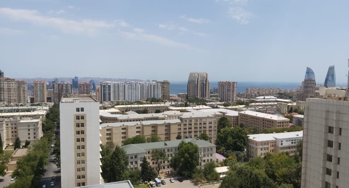 7 otaqlı mənzil 800 m² satılır