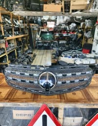 Radiator barmaqlığı Mercedes W212 restayl — şəkil 4