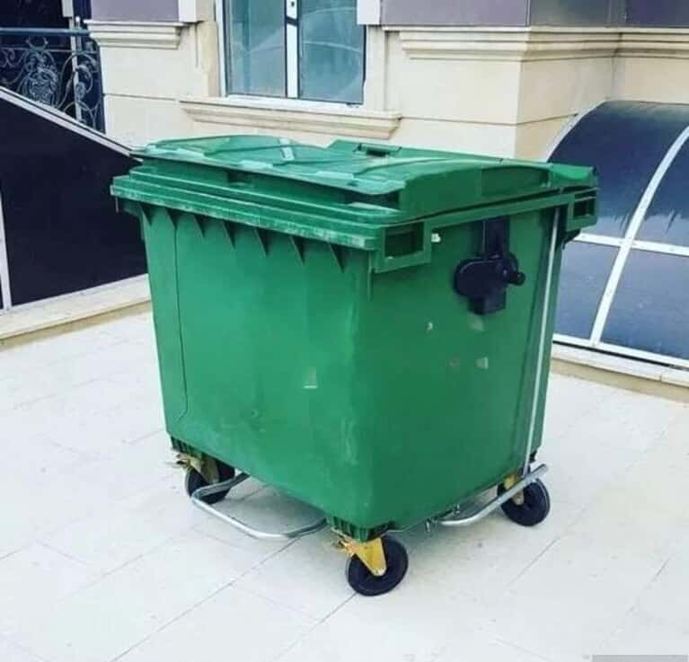 Plastic trash cans and waste bins - Tenderyard