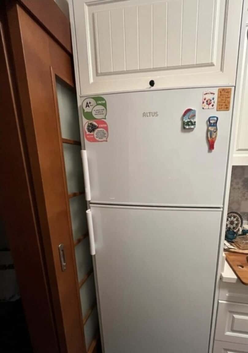 Indesit refrigerator - Tenderyard