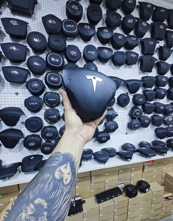 Airbag və airbag qapağı Tesla Model 3