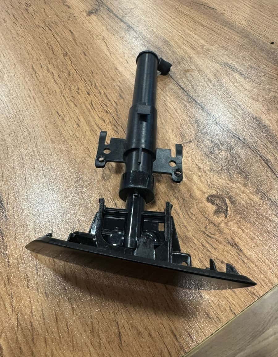 Windshield washer pump Land Rover Range Rover 2024-2026 - Tenderyard