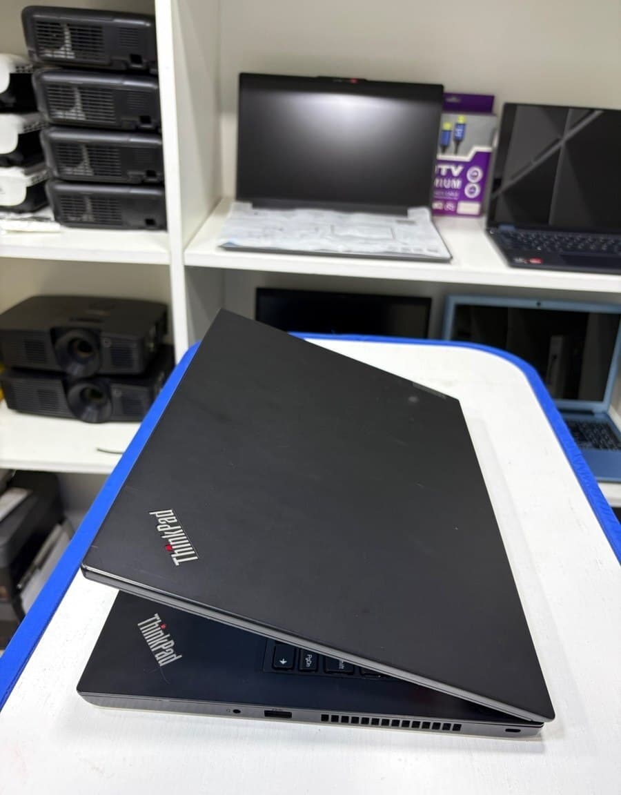 Lenovo markalı notbuk, Boz rəng