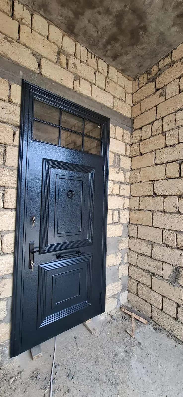 Metal entrance door - Tenderyard