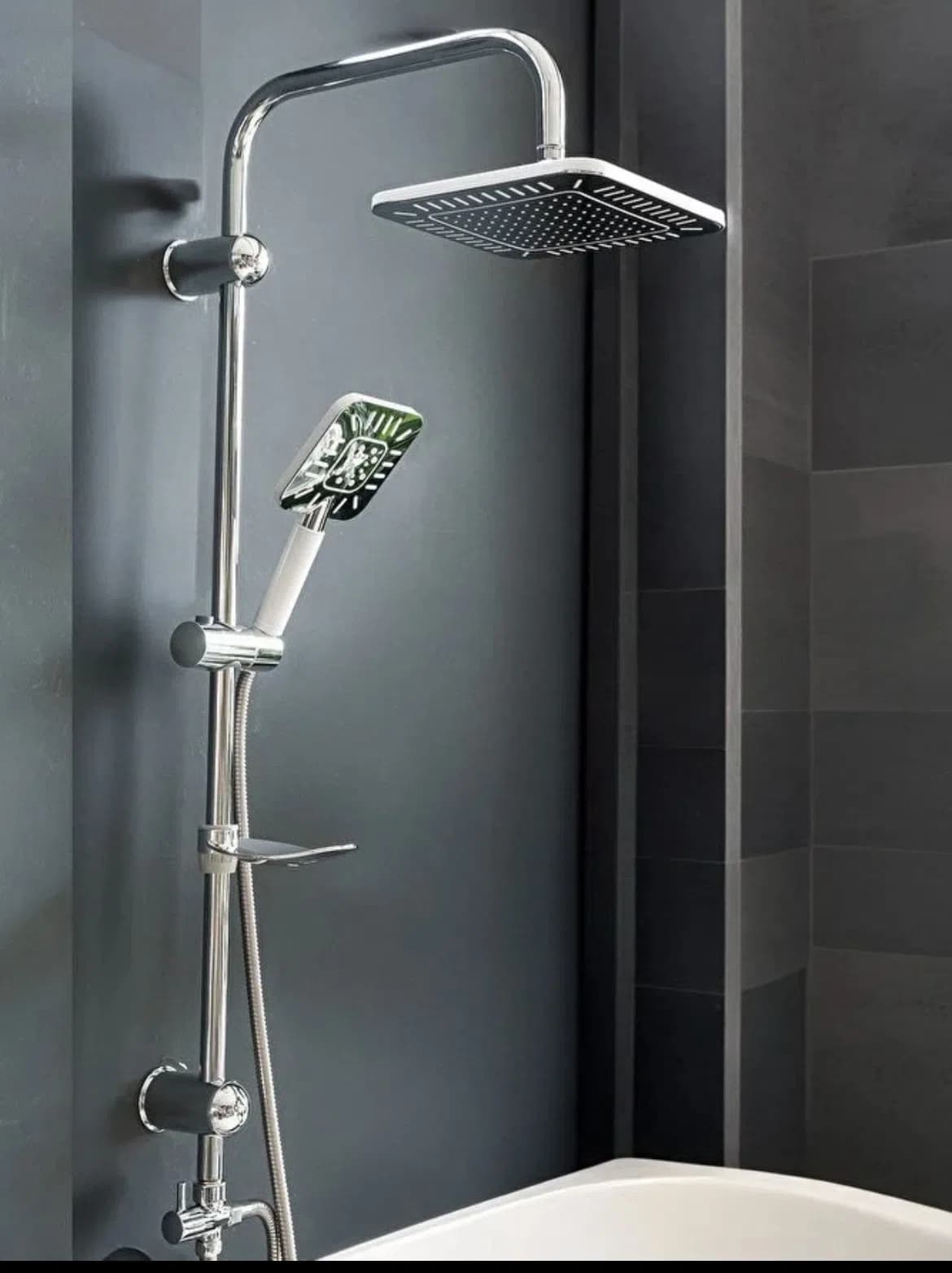 Kvadrat duş başlığı, Gümüşü rəng