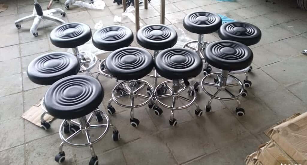 Adjustable chair for salon and office - Tenderyard