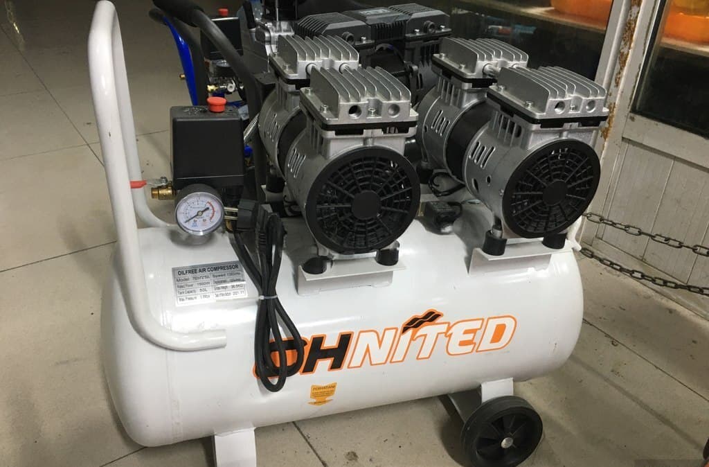 Sənaye tipli 750W iki mühərrikli səssiz kompressor