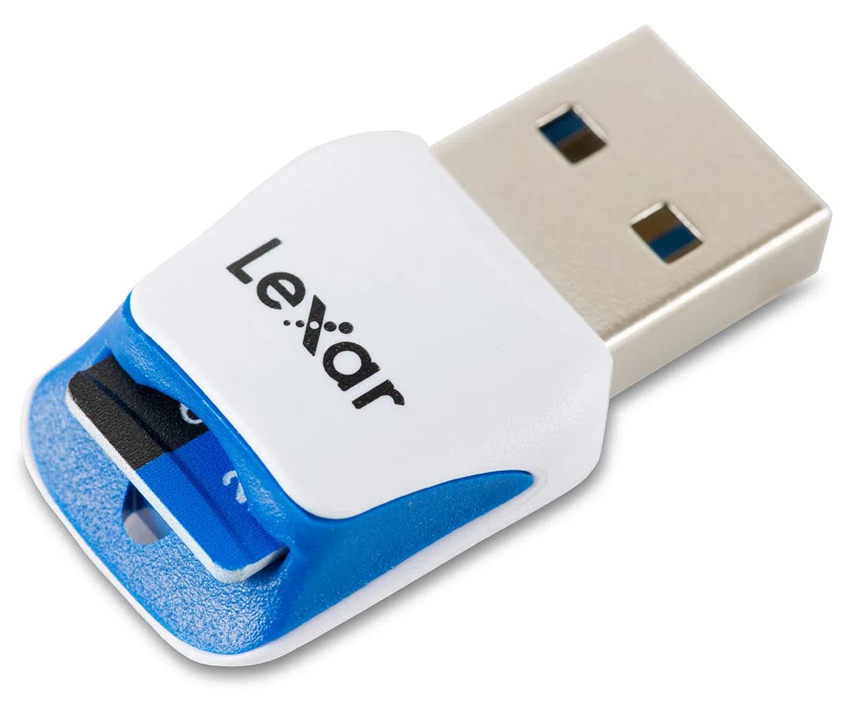 Lexar card reader, rəng ağ