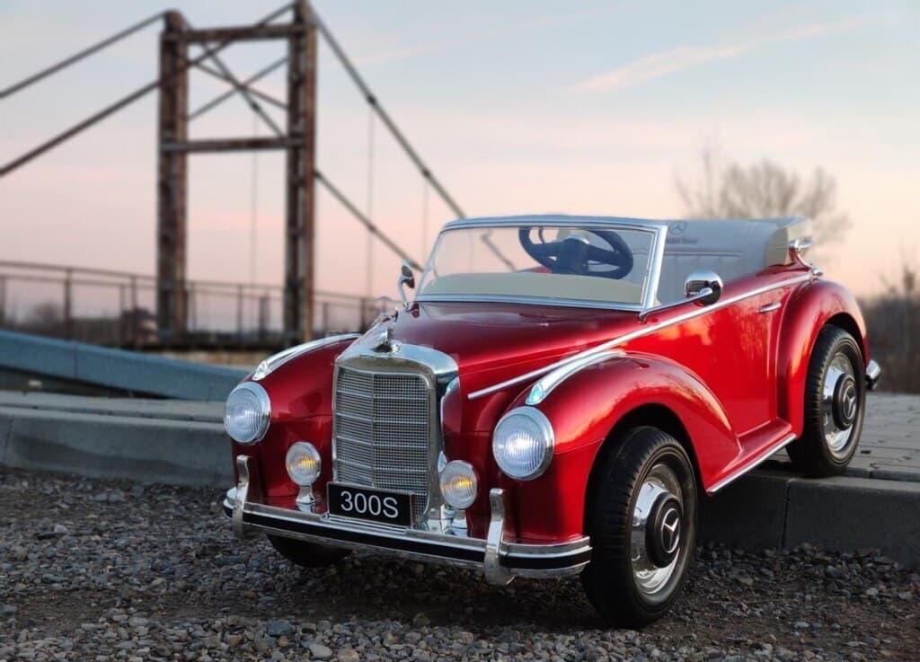 Uşaq avtomobili Mercedes-Benz Retro 300C