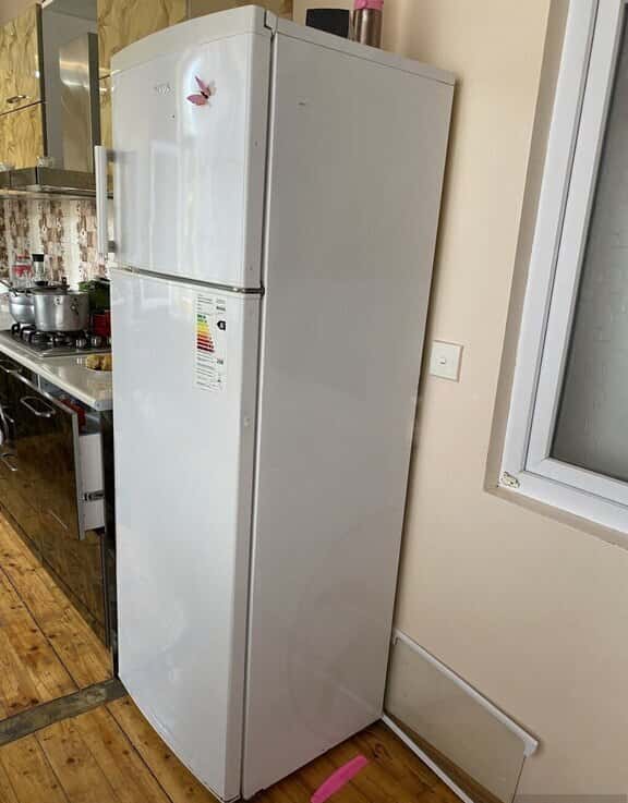 Indesit refrigerator - Tenderyard