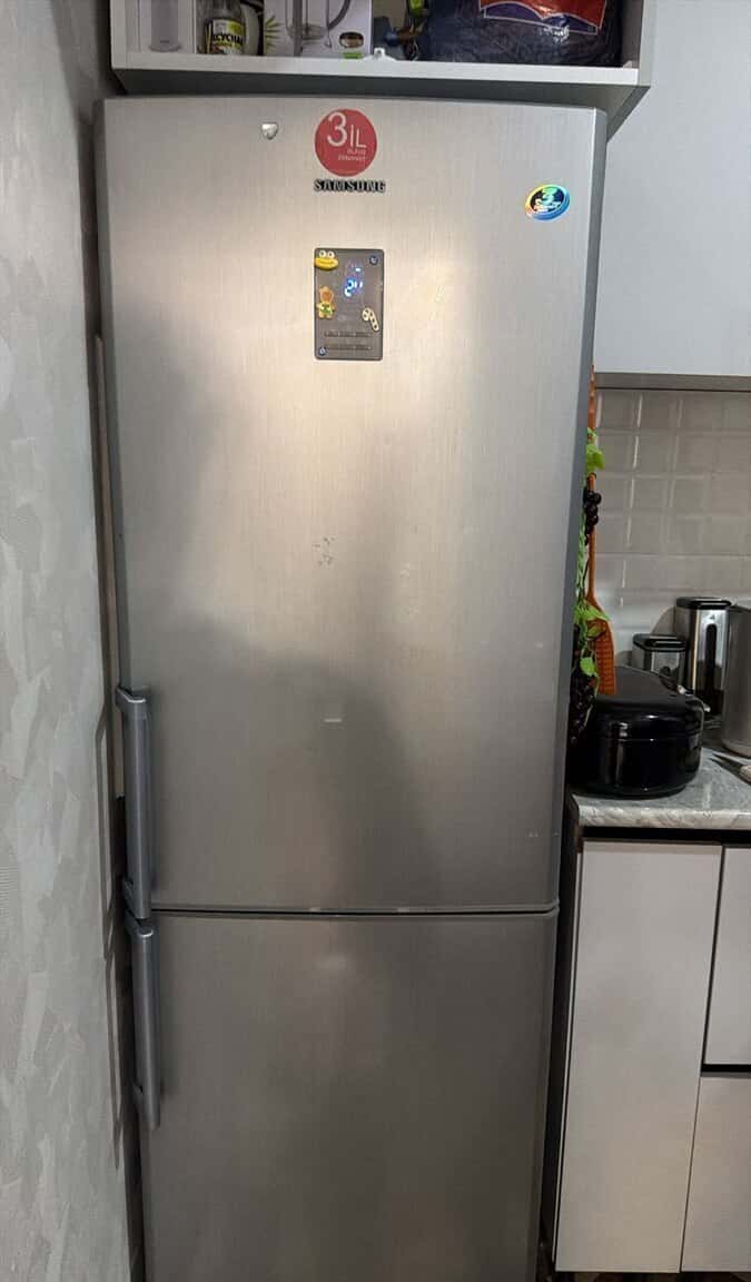 Hotpoint refrigerator - Tenderyard