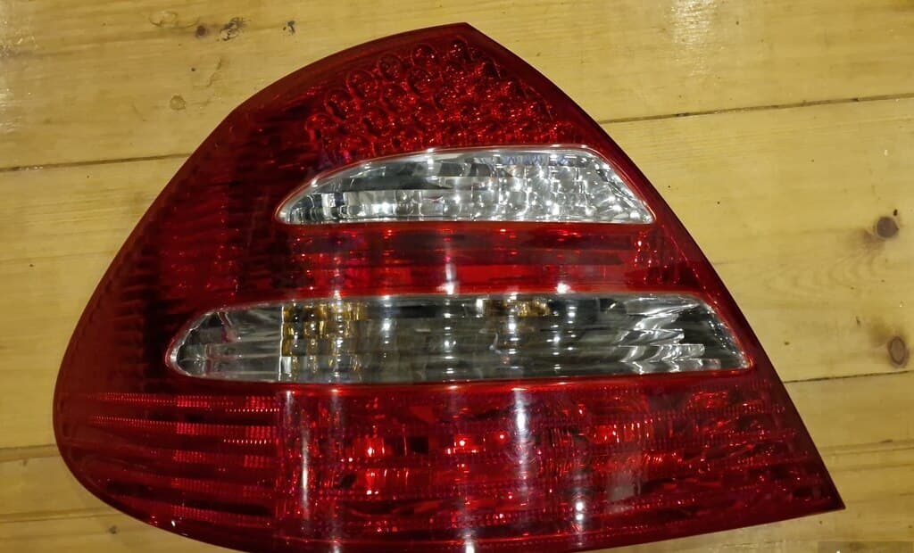 Arxa stop işıqları Mercedes-Benz modelləri üçün