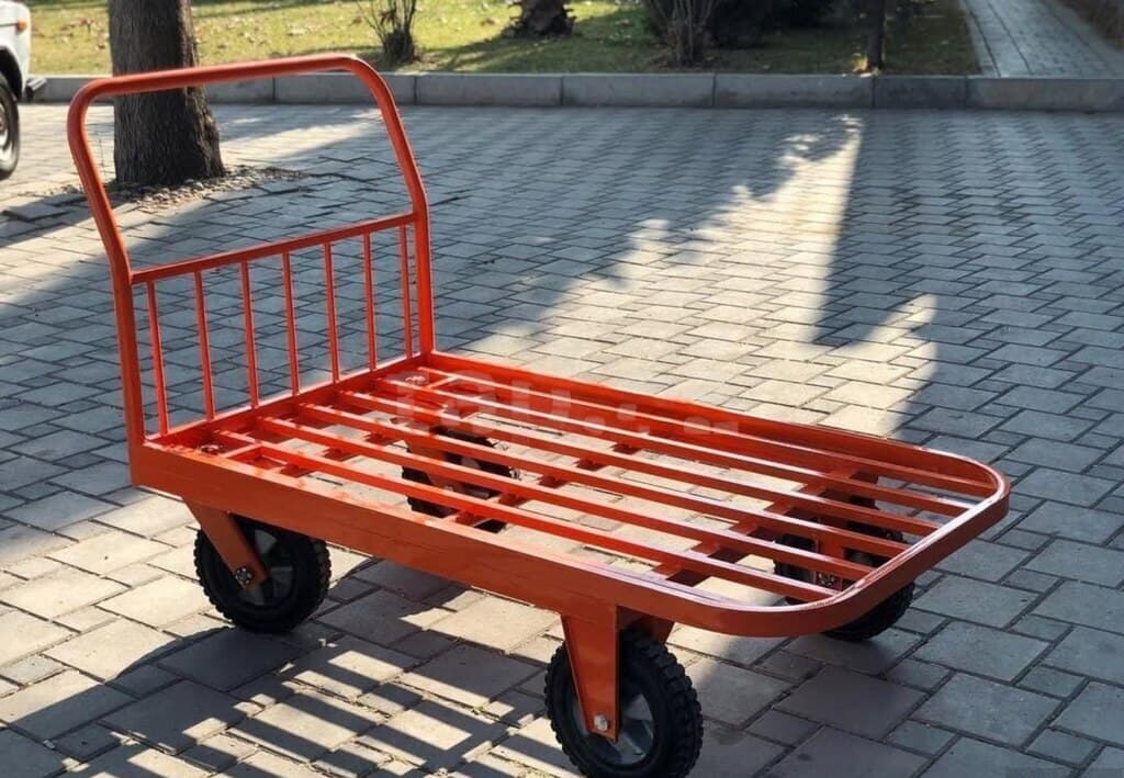 Yük arabası metal konstruksiyalı