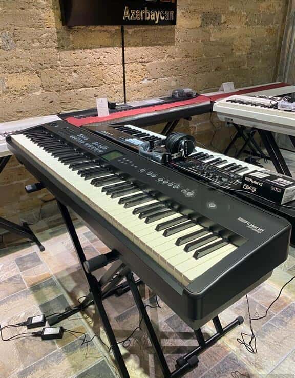 Synthesizer and portable piano Roland - Tenderyard