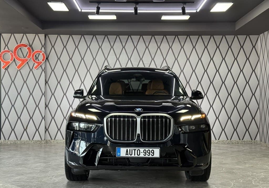 BMW X7, 2023 il, 53800 km, 3000 L