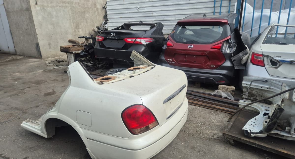 Arxa hissə Nissan