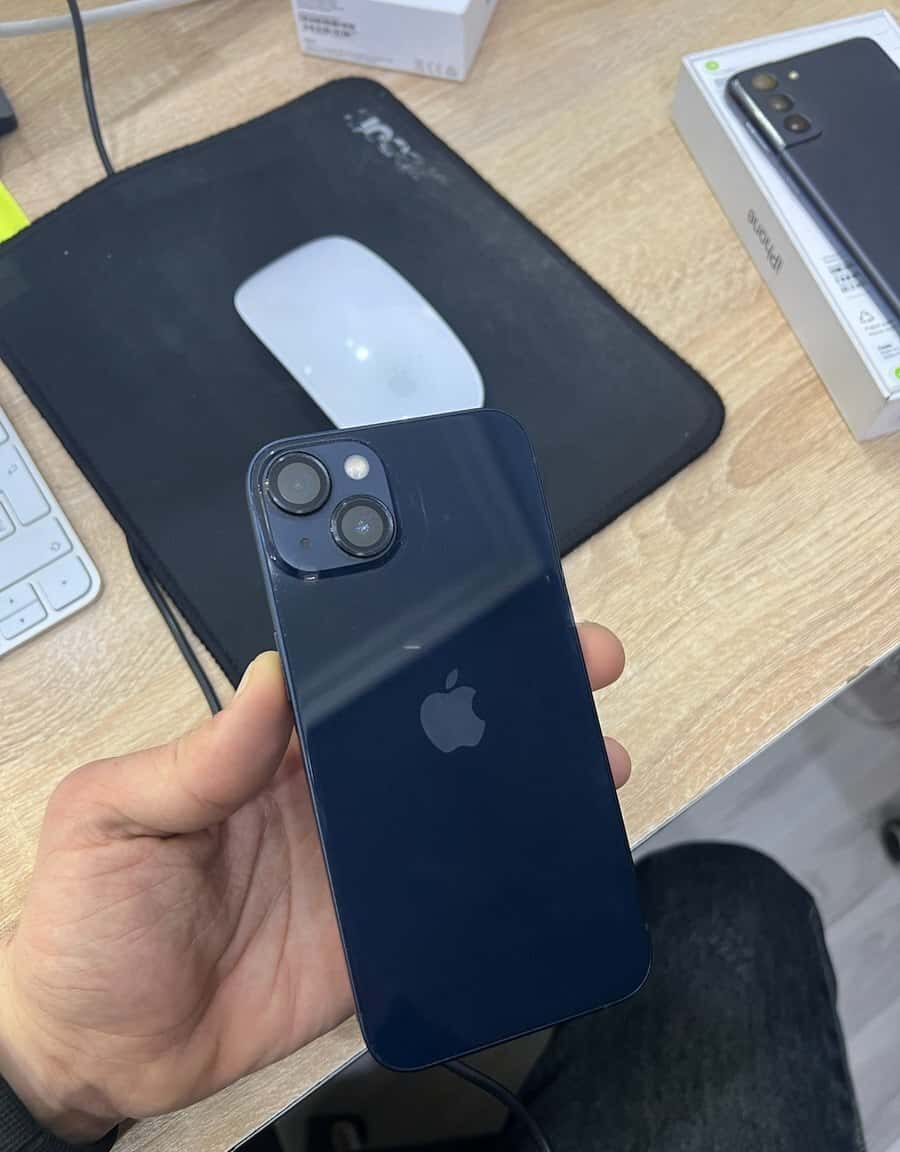 Apple iPhone 13, 4 GB - Tenderyard