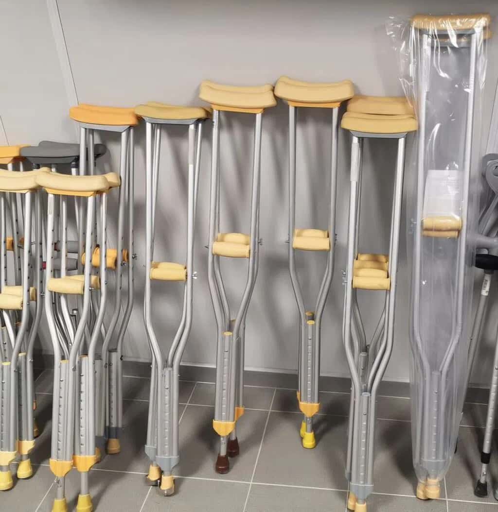 Lightweight Aluminum Crutches (Pair 25 AZN) - Tenderyard