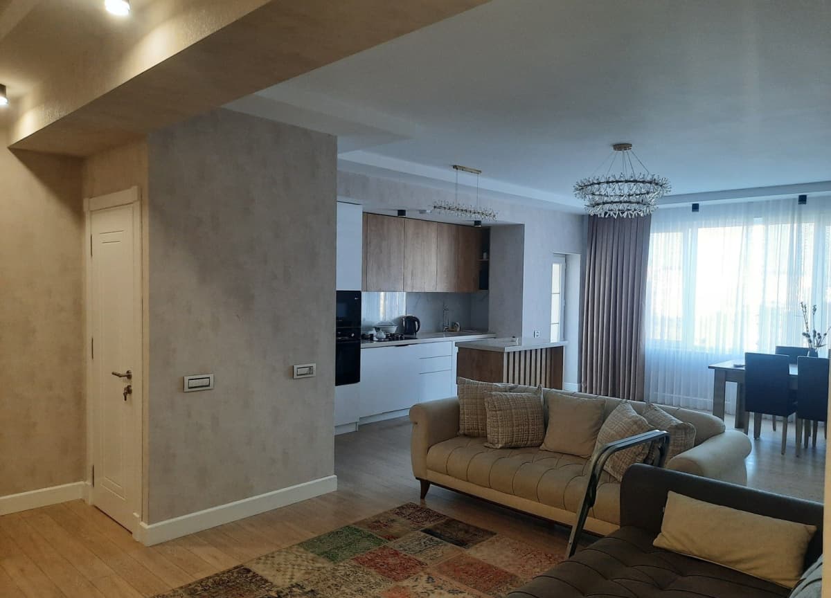 3 otaqlı mənzil 115 m² satılır